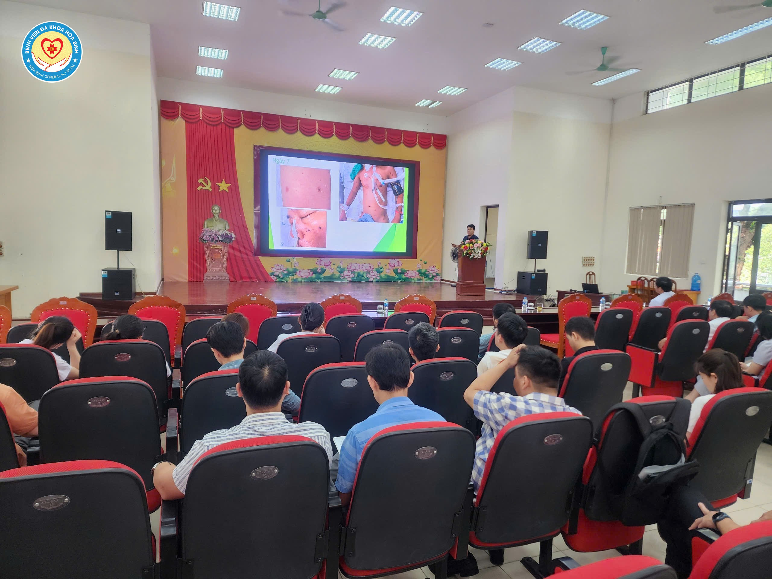  Đào tạo “Cập nhật một số vấn đề Truyền nhiễm”