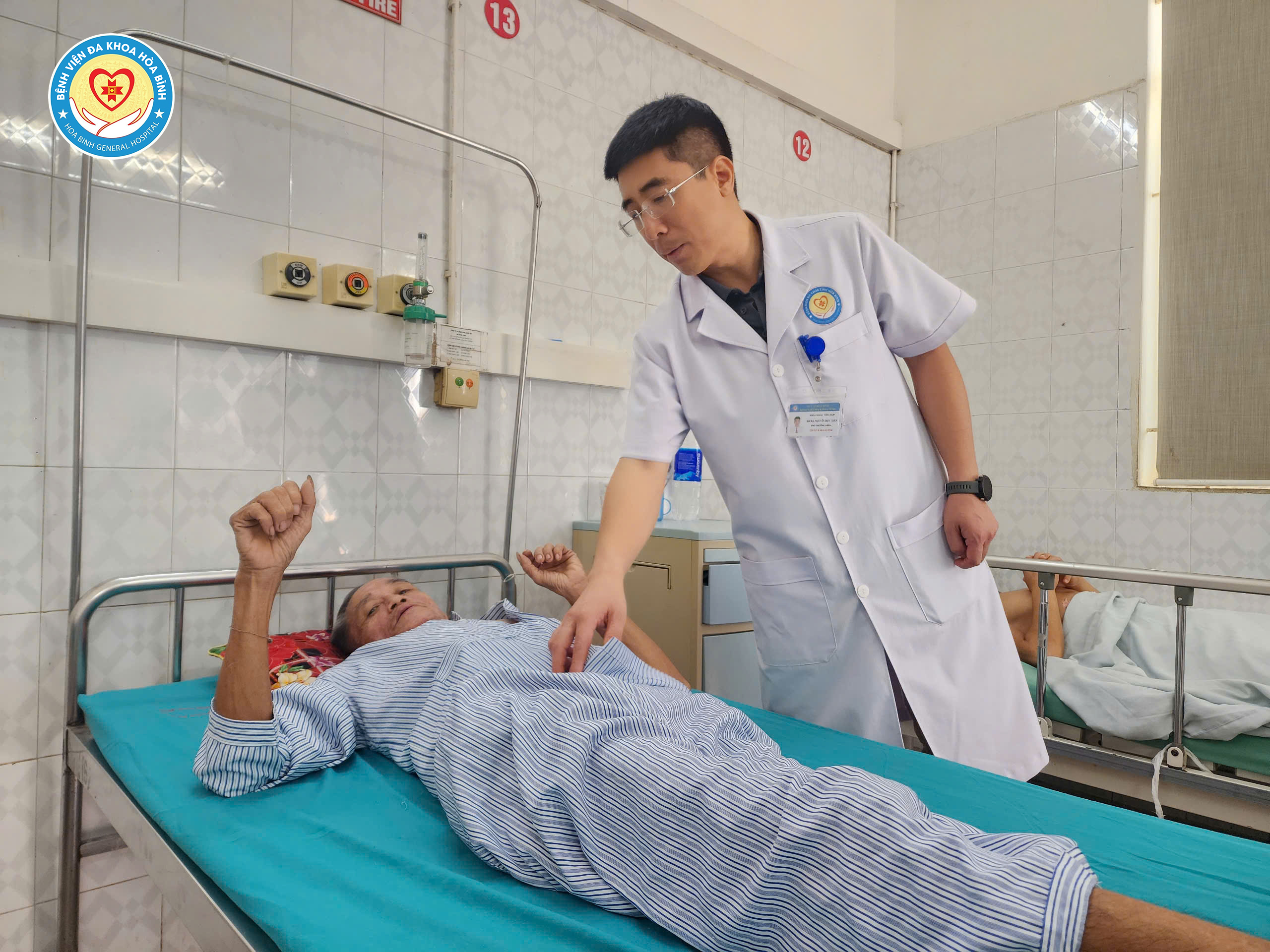 Bệnh viện Đa khoa Hoà Bình phẫu thuật thành công khối tá tụy cho bệnh nhân cao tuổi