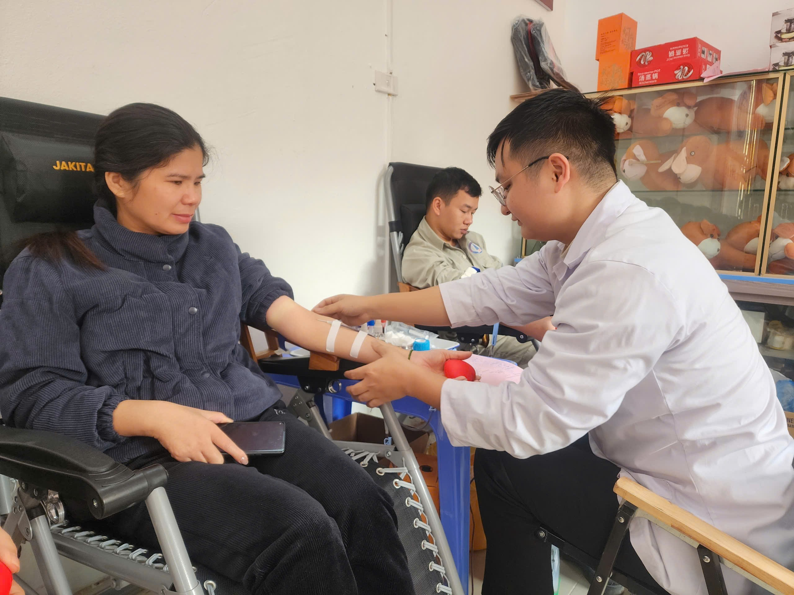  Một giọt máu cho đi, một cuộc đời ở lại